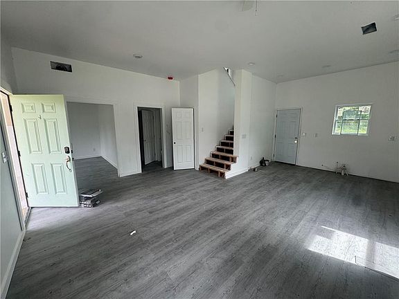 2nd image of 6895 Magnolia St