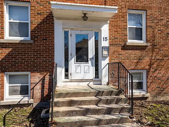 2nd image of 15 Lenore Pl #9