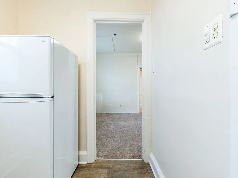 Lexington Apartments — Photo 12