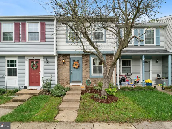 1615 Purple Sage Dr, Reston, VA 20194