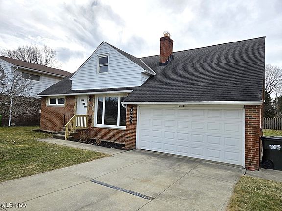 2nd image of 25660 Glenbrook Blvd