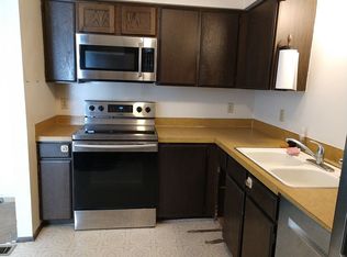 430 Stagecoach Ave, Hickman, NE 68372