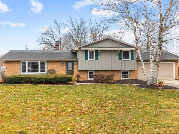 580 Hilltop Dr, Green Bay, WI 54301