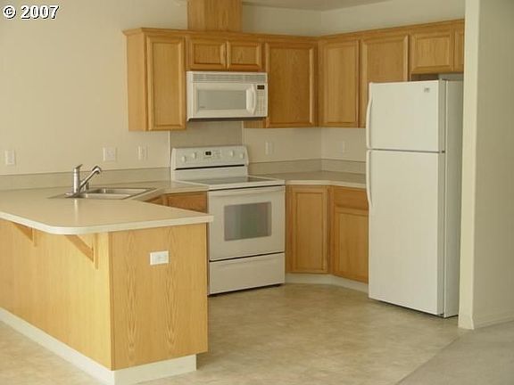 2nd image of 5700 NE 82nd Ave Unit C13