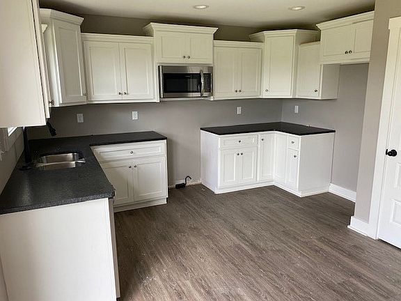 4th image of 619 Cypress Dr