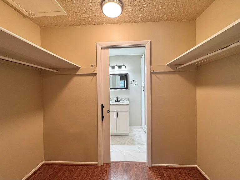 1550 11th St NE #D7 — Photo 17