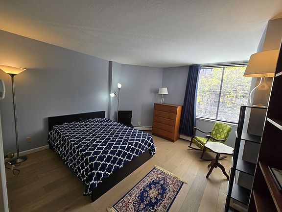 5th image of 900 Bush St APT 209