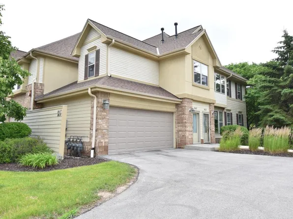8619 South Deerwood LANE, Franklin, WI 53132