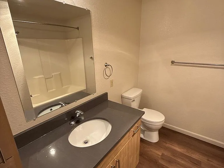 915 Bryan Ct — Photo 17