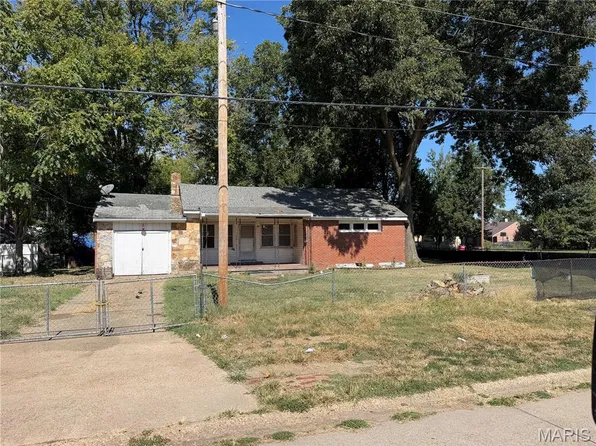902 Ruth St, Sikeston, MO 63801
