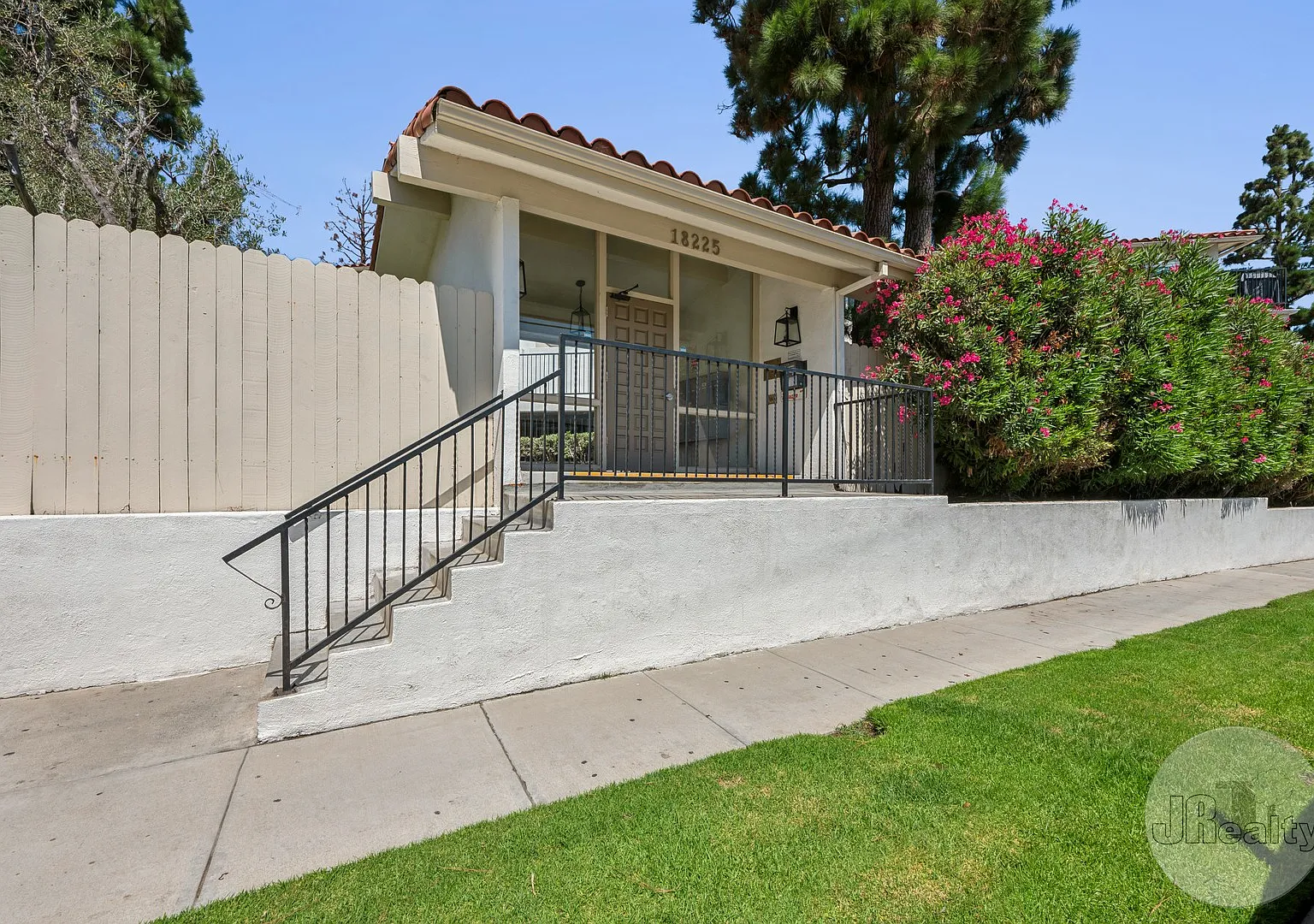 Belvedere Terrace — Photo 1