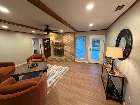 518 Magnolia St, Denton, TX 76201