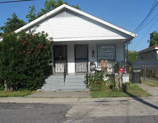 2nd image of 1123 Mazant St