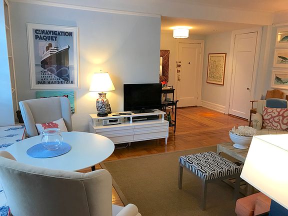 5th image of 267 W 70th St APT 3D