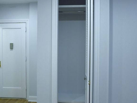 5th image of 535 E 78th St APT 4a