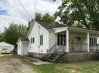 910 Washington St, Pawnee, IL 62558