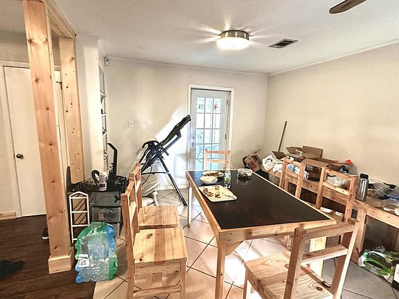4th image of 338 Venetian Way
