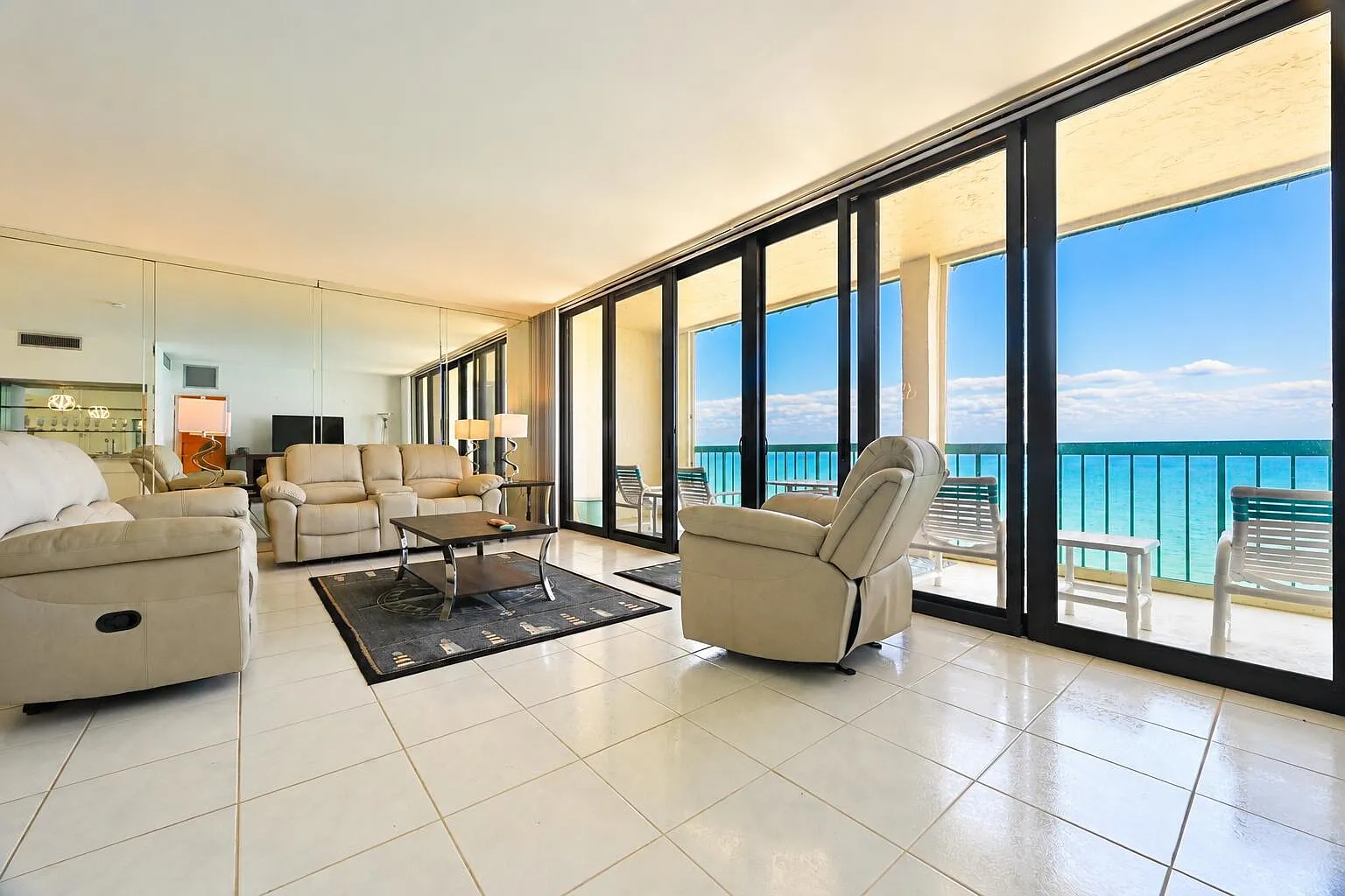 2 bed, 2.0 bath, 1421 sqft, $6,000 — Photo 1