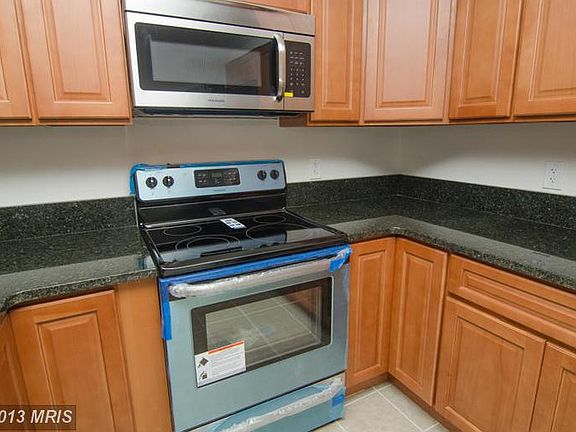 2nd image of 105 Oak Springs Dr