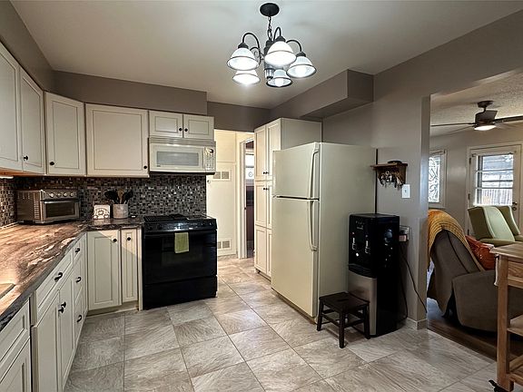 5th image of 825 47th St S