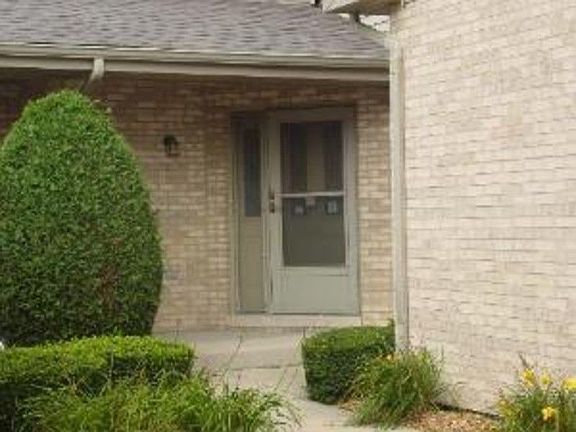2nd image of 16548 Fairfax Ct