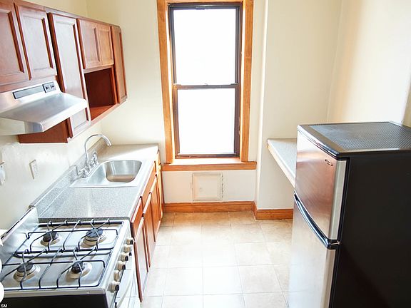 3rd image of 227 Sullivan Pl #3D