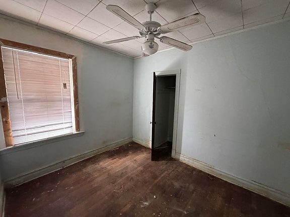 5th image of 5500 W Warwick Ave