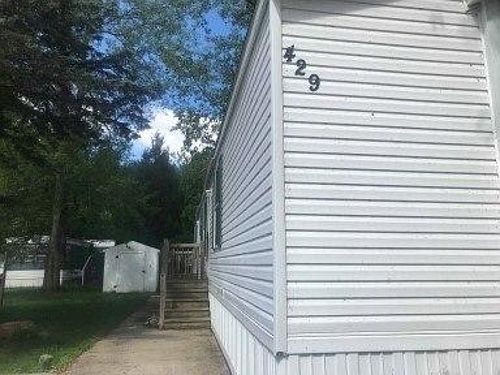 1st image of 429 Hillcrest St