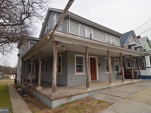 3rd image of 129 E High St