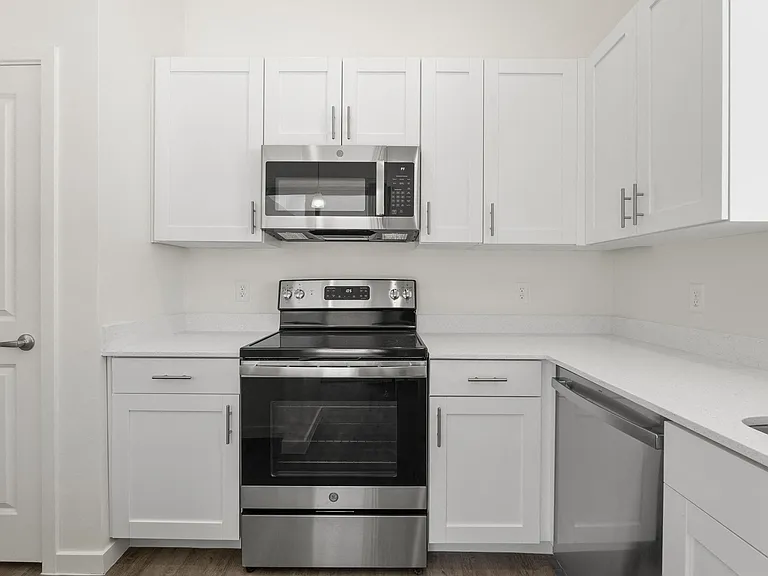 Kitchen Appliances - One Bedroom Catalina Floorplan