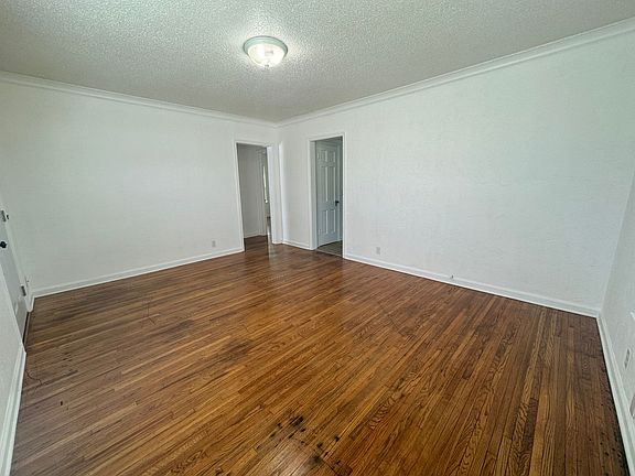 3rd image of 750 N Florence Pl