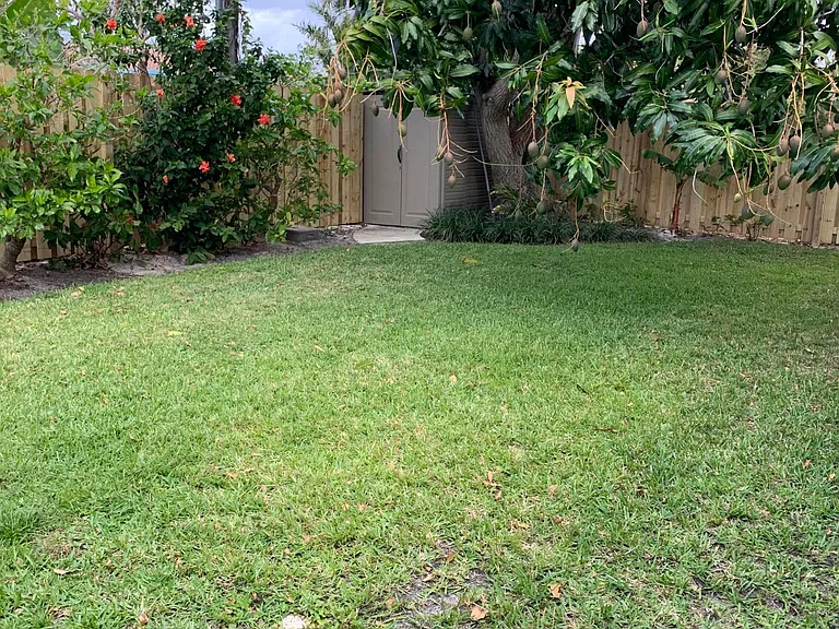 2325 NE 4th Ave — Photo 13