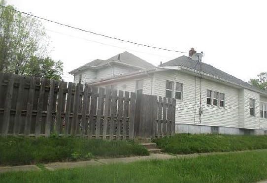 2nd image of 1000 Malvern St
