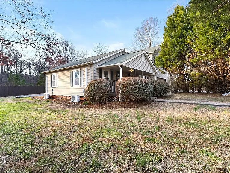 1751 Robert Martin Rd — Photo 3