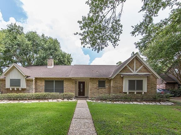 15507 Seahorse Lane could be your new address!