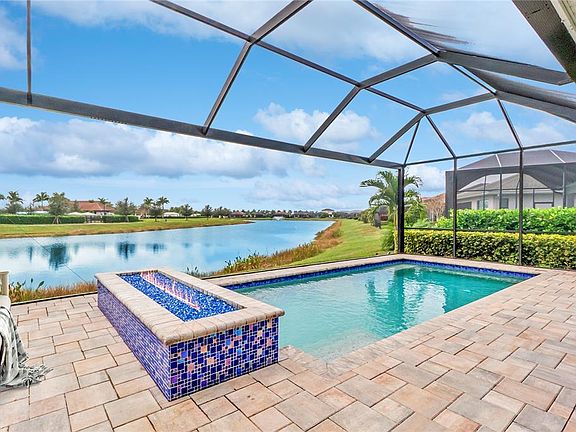 3rd image of 4939 Surfside Cir