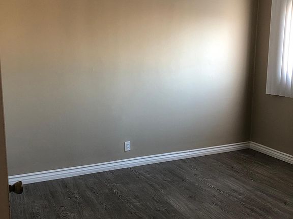 5th image of 936 W Huntington Dr