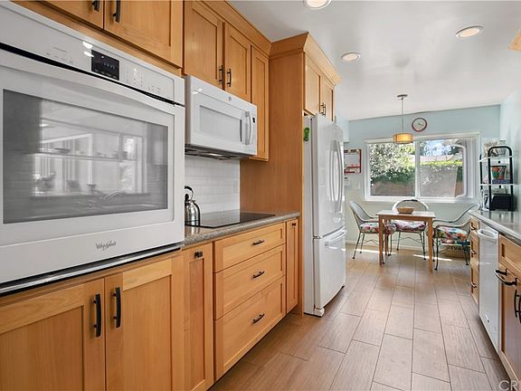 5th image of 23063 Baltar St