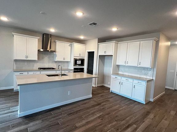 5th image of 18177 W PIONEER Street