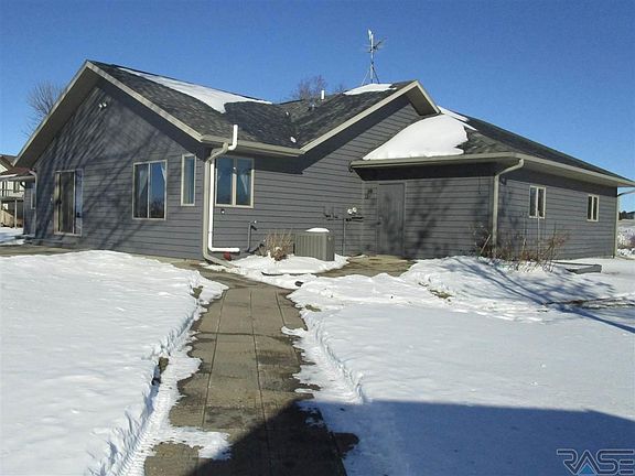 5th image of 59 Round Lake Dr