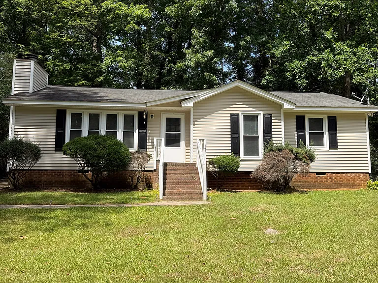 1502 Harth Dr — Photo 1