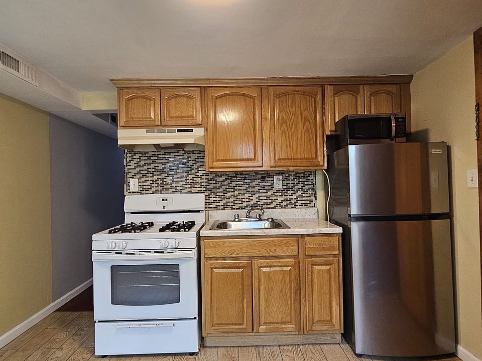 1st image of 2550 22nd St #1