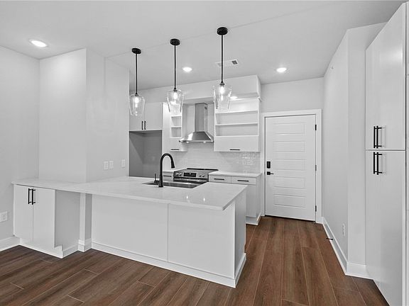 3rd image of 3319 Mp Pkwy #206