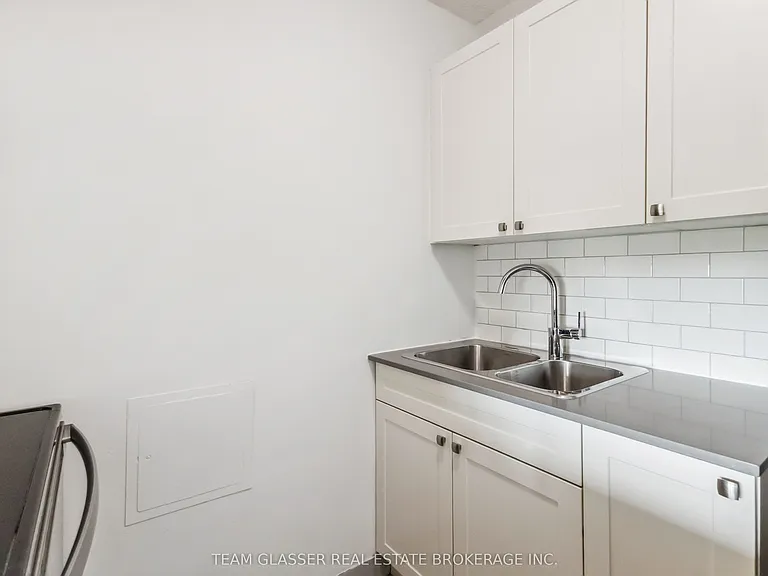 21 King St #409 — Photo 19