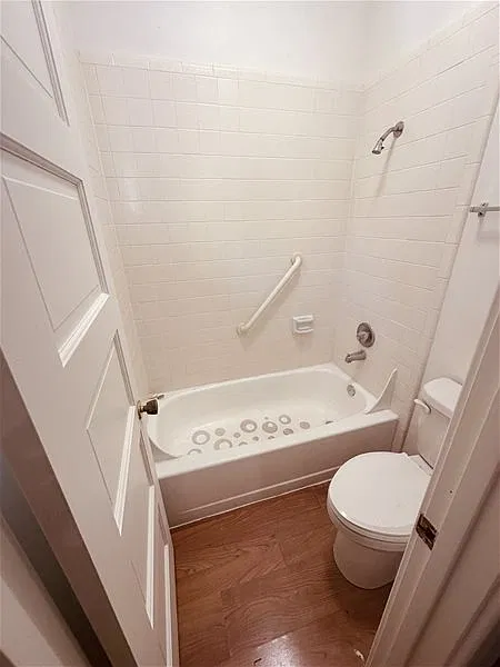 Studio, 1.0 bath, 240 sqft, $1,250 — Photo 3