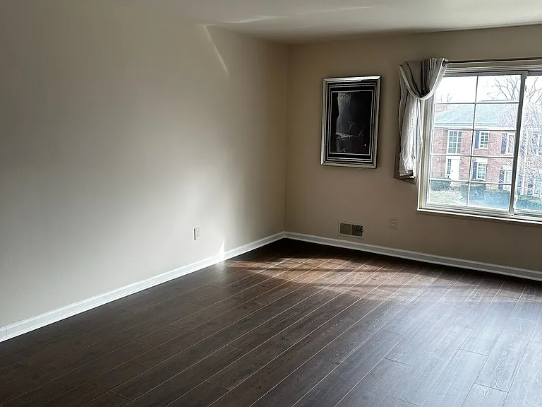 780 E Fox Hills Dr #158 — Photo 5