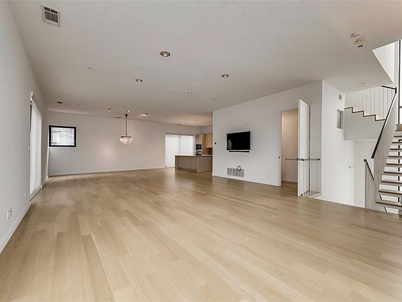 4th image of 4143 Buena Vista St Unit E
