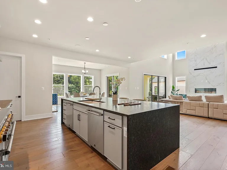12321 Potomac Hunt Rd — Photo 18