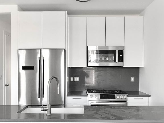 4th image of 259 Carroll St #3