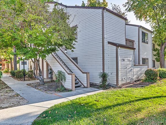 3rd image of 1540 Meadow Ridge Cir #1540